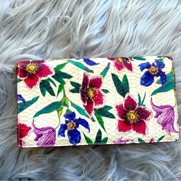 Ferragamo Clutch - Picture 4 of 7